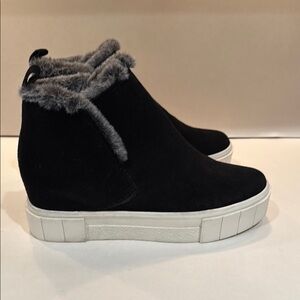 Dolce Vita Zanza Suede Hightop Sneakers